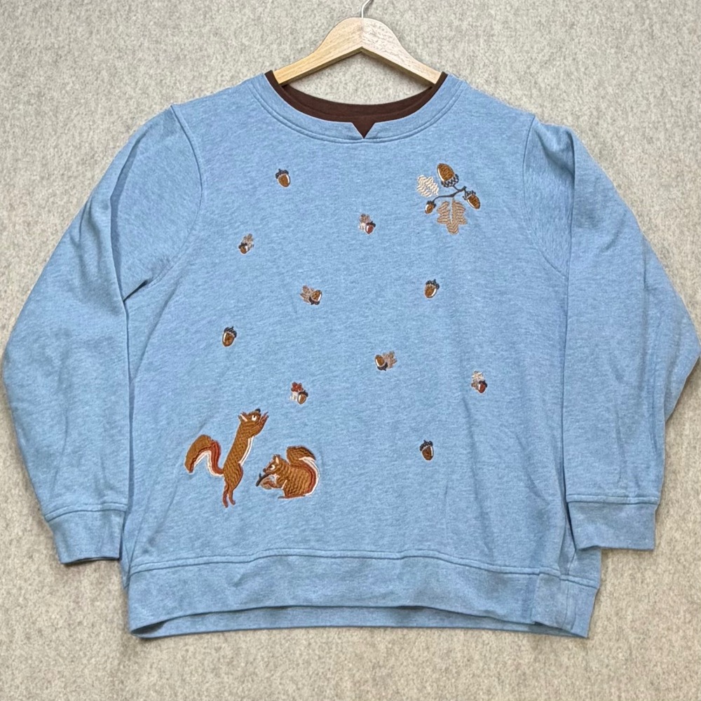 Womens XL Blue Squirrel Acorn Embroidered Sweatshirt Crewneck Top Liberty Lane